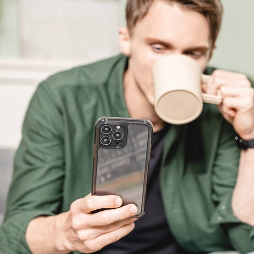 Apple iPhone 13 Uyumlu Kılıf Anti-Mikrobiyal Şok Önleyicili Şeffaf Lisanslı Switcheasy Alos Kapak