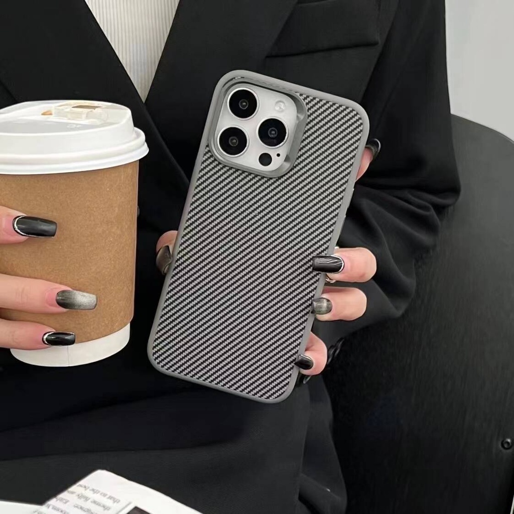 Apple Apple Apple Apple iPhone 15 Pro Max Kılıf Magsafe Şarj Özellikli Karbon Fiber Görünümlü Zore Troy Kapak - 1
