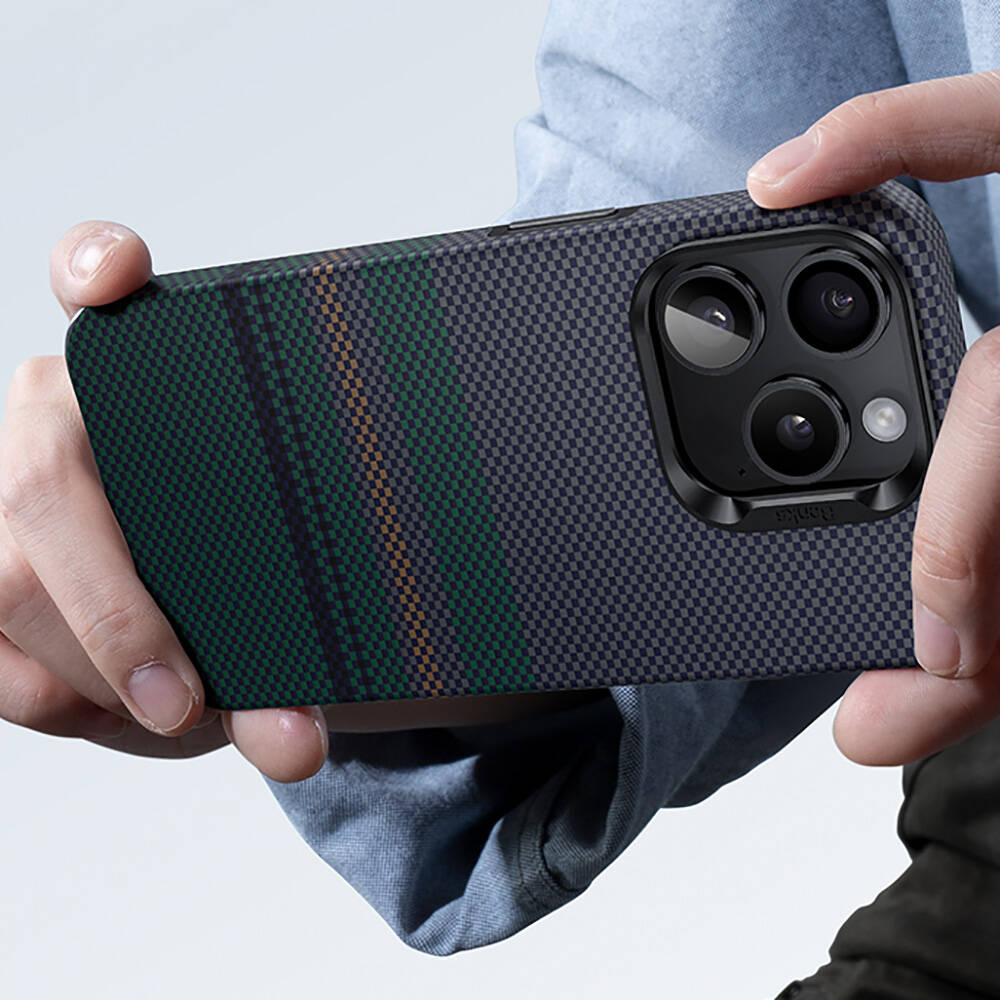 Apple iPhone 15 Pro Uyumlu Kılıf Magsafe Şarj Özellikli Karbon Fiber Tasarımlı Benks Aurora ArmorPro Kevlar Kapak - 6