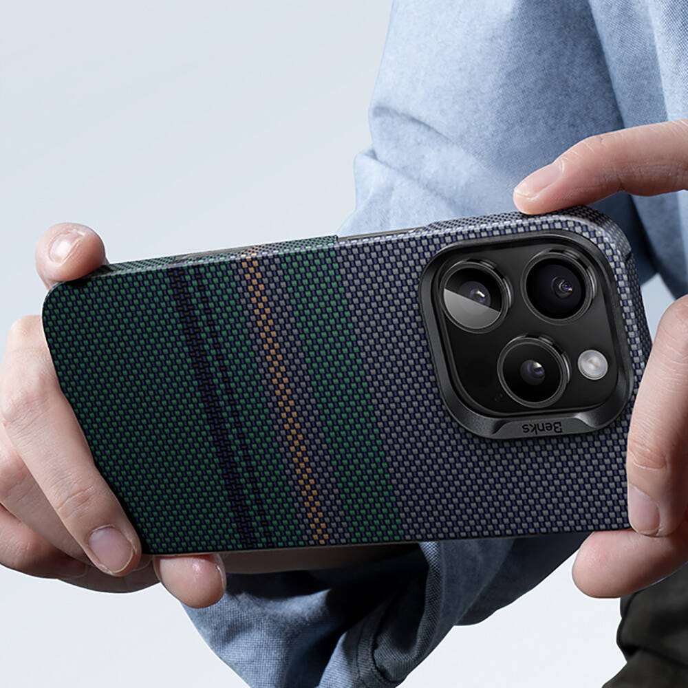 Apple iPhone 16 Kılıf Magsafe Şarj Özellikli Karbon Fiber Tasarımlı Benks Aurora ArmorAir Kevlar Kapak - 7