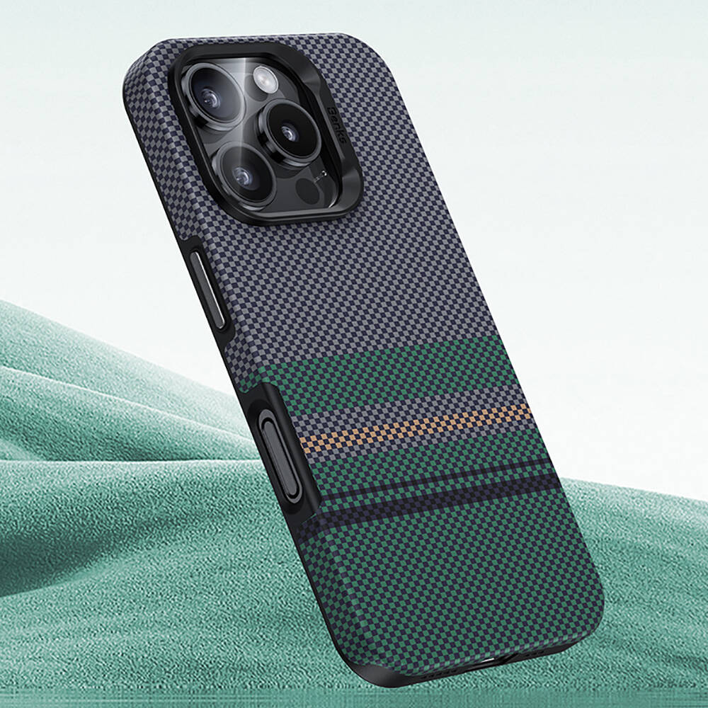 Apple iPhone 16 Pro Uyumlu Kılıf Magsafe Şarj Özellikli Karbon Fiber Tasarımlı Benks Aurora ArmorPro Kevlar Kapak - 4