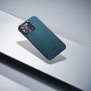 Apple iPhone 15 Pro Uyumlu Kılıf Magsafe Şarj Özellikli 1500D Aramid Fiber Pitaka Ultra-Slim Classic Serisi Black-Blue Twill Kapak - 13