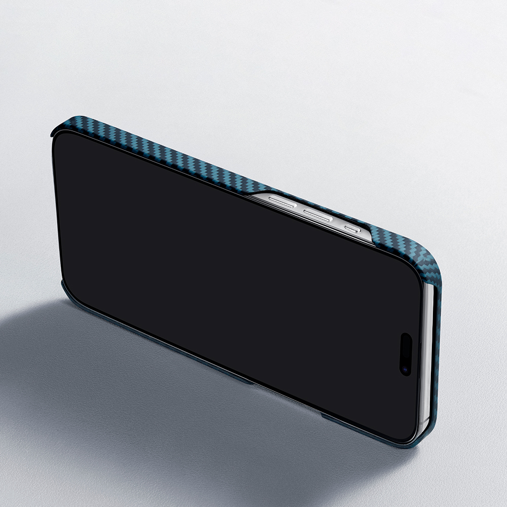 Apple iPhone 15 Pro Uyumlu Kılıf Magsafe Şarj Özellikli 1500D Aramid Fiber Pitaka Ultra-Slim Classic Serisi Black-Blue Twill Kapak - 15