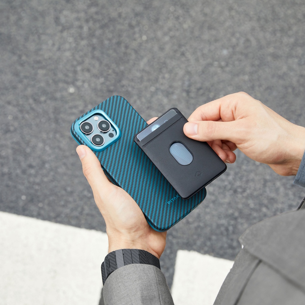 Apple iPhone 15 Pro Max Uyumlu Kılıf Magsafe Şarj Özellikli 1500D Aramid Fiber Pitaka Military-Grade Classic Serisi Black-Grey Twill Kapak - 34