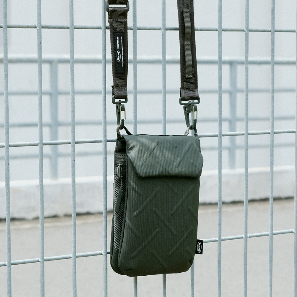 Skinarma Sling Pouch Juno Cross-Hatch Desenli Naylon Scout Boyun Askı Kayışlı Çapraz Vücut Çantası - 6