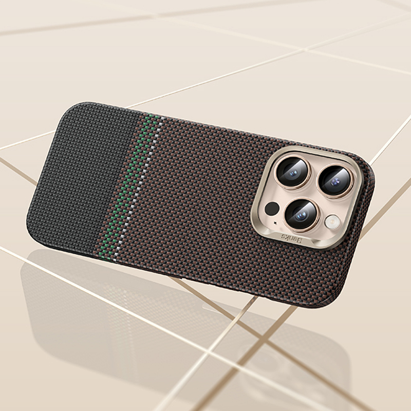 Apple iPhone 16 Pro Max Uyumlu Kılıf Magsafe Şarj Özellikli Karbon Fiber Tasarımlı Benks Prestige ArmorAir Kevlar Kapak - 9