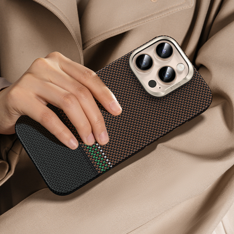 Apple iPhone 16 Pro Max Uyumlu Kılıf Magsafe Şarj Özellikli Karbon Fiber Tasarımlı Benks Prestige ArmorAir Kevlar Kapak - 11