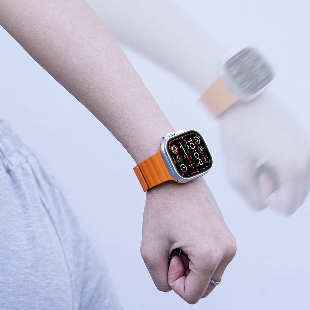 Apple Watch 40mm Uyumlu Kordon Youngkit Classical Magnetik Tak Çıkar Silikon Strap Kayış - 1