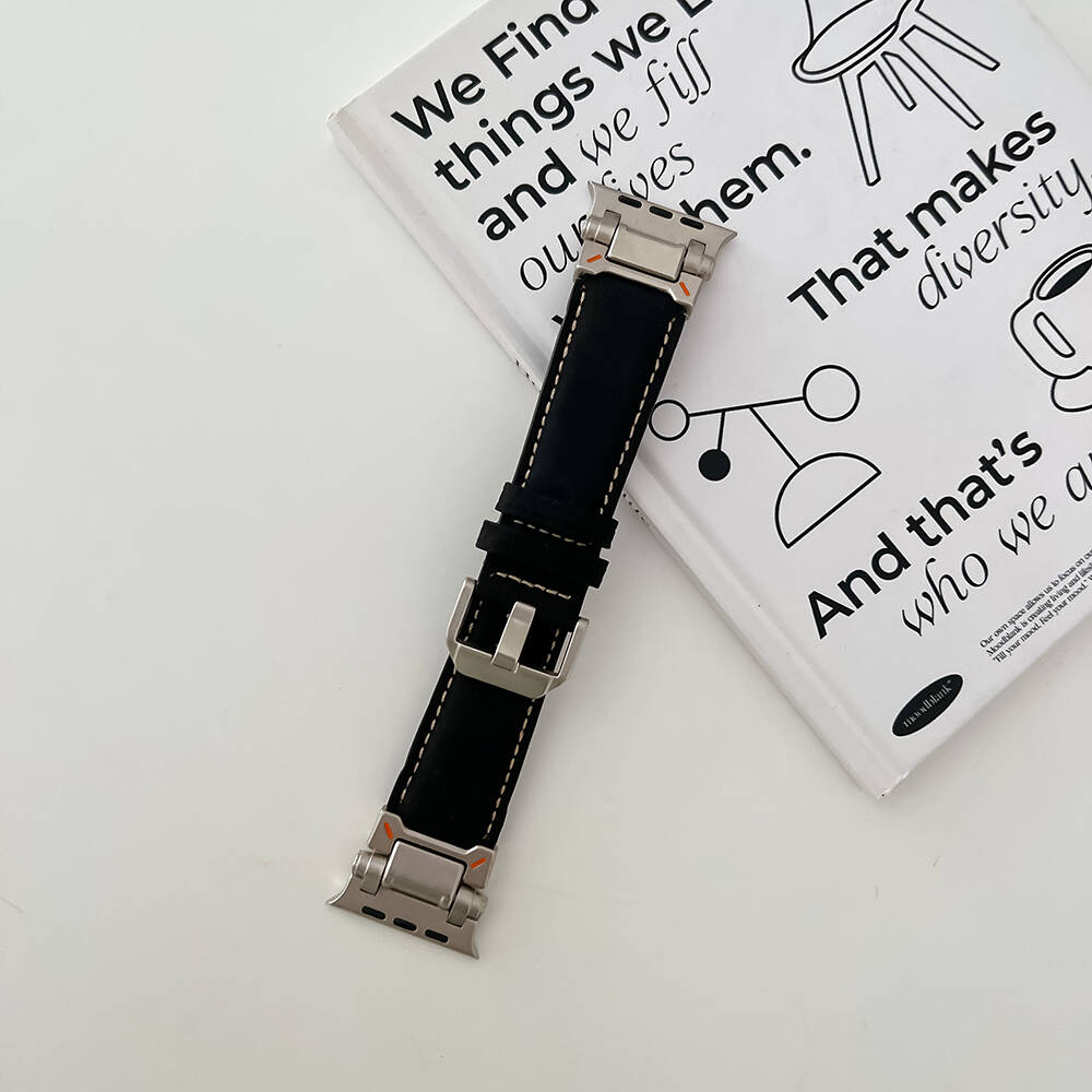 Apple Watch 7 45mm Uyumlu Zore KRD-114 Metal Başlıklı Silikon Kordon - 1