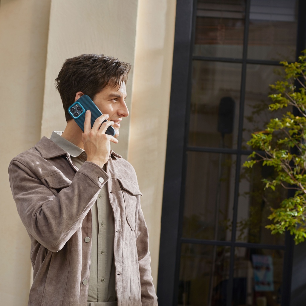 Apple iPhone 15 Pro Uyumlu Kılıf Magsafe Şarj Özellikli 1500D Aramid Fiber Pitaka Military-Grade Classic Serisi Black-Grey Twill Kapak - 33