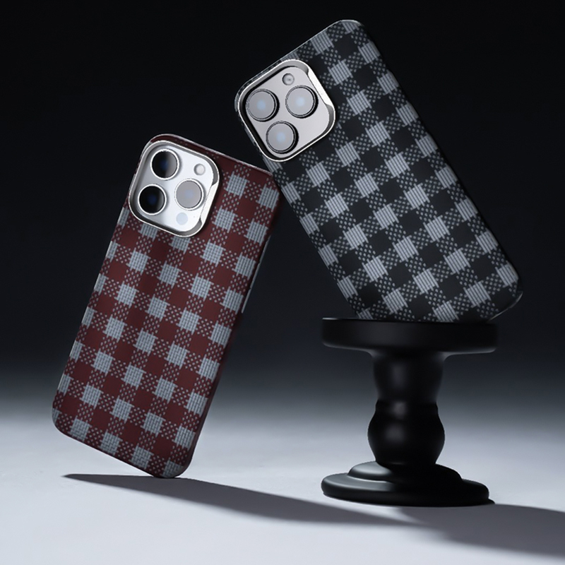 Apple iPhone 16 Pro Uyumlu Kılıf M-safe Şarj Özellikli Ekose Tasarımlı Benks ArmorVichy Kevlar Kapak - 7