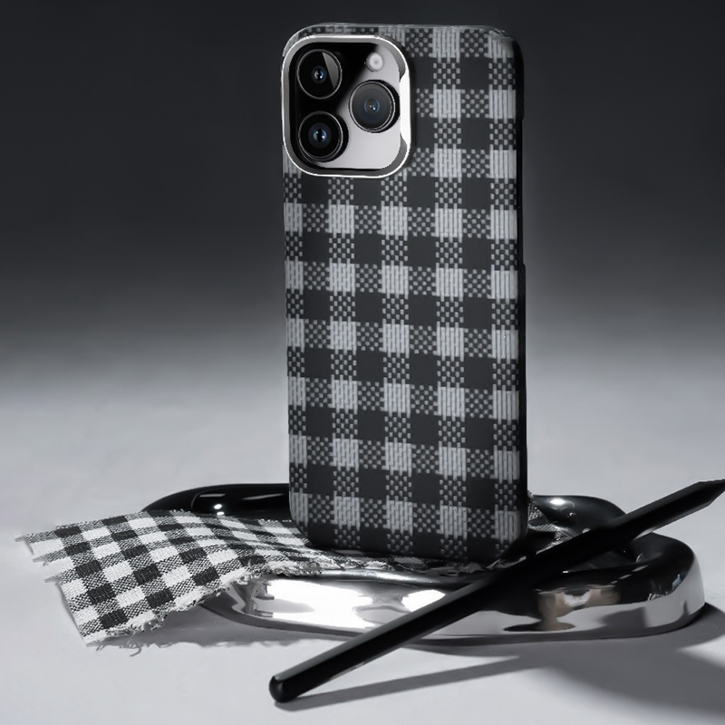 Apple iPhone 16 Pro Max Uyumlu Kılıf M-safe Şarj Özellikli Ekose Tasarımlı Benks ArmorVichy Kevlar Kapak - 6