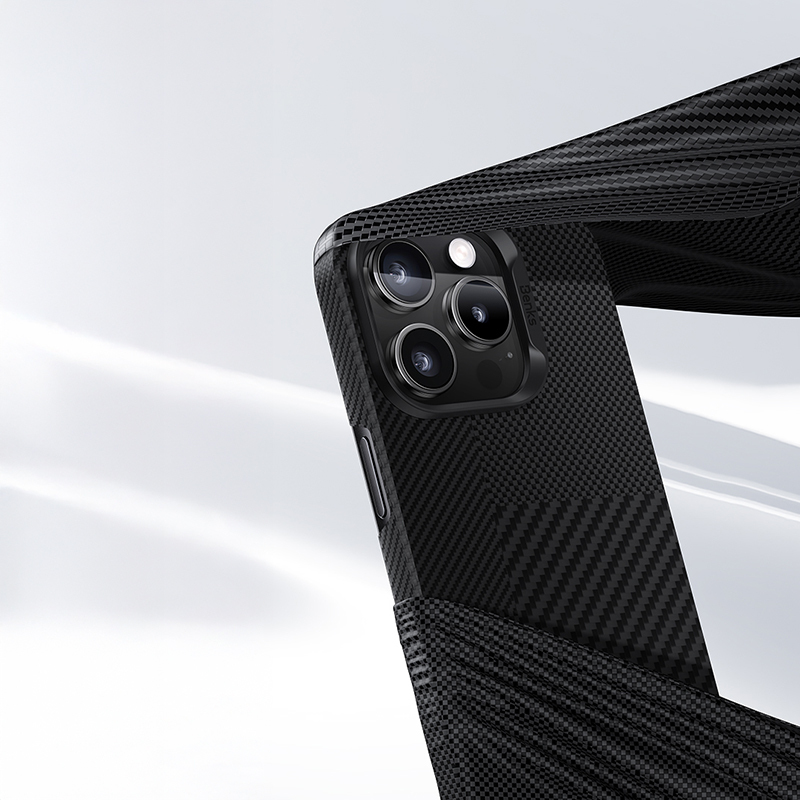 Apple iPhone 16 Pro Max Uyumlu Kılıf Magsafe Şarj Özellikli Karbon Fiber Benks Yeni Seri Montage ArmorAir Kevlar Kapak - 7