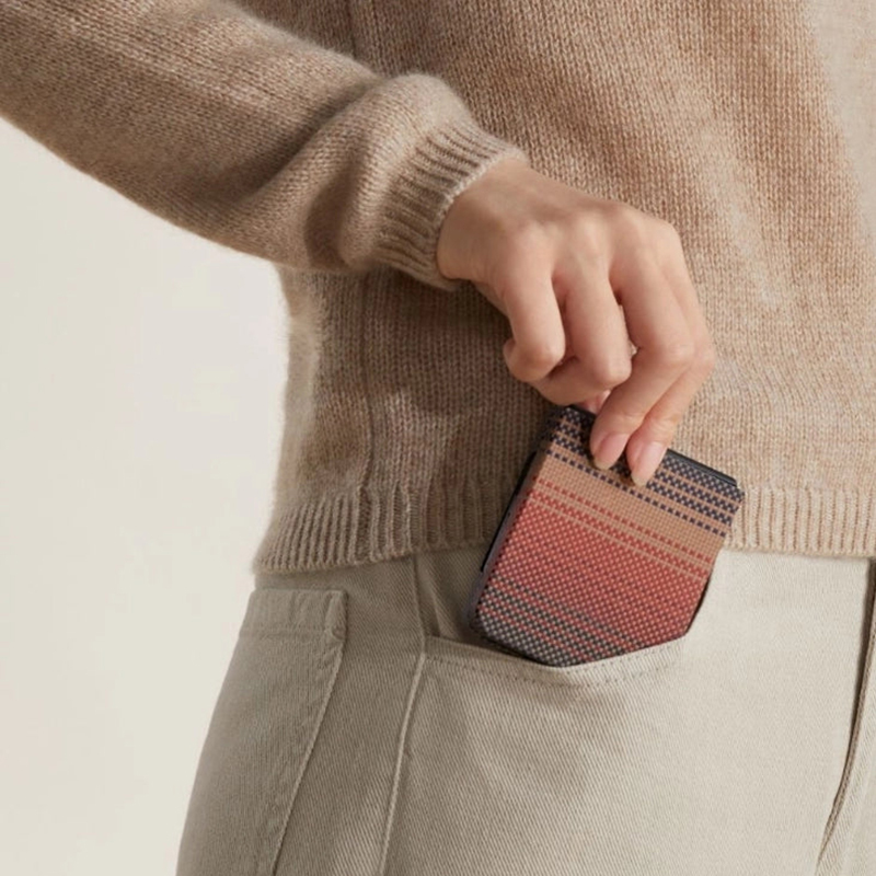 Samsung Galaxy Z Flip Uyumlu 7 Kılıf M-safe Şarj Özellikli Aramid Fiber Pitaka Tactile Woven Sunset-Moonrise Serisi Kapak - 9