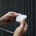 Apple AirPods Pro 3 Uyumlu Kılıf Qi M-Safe Şarj Özellikli Native Union Clear Serisi Silikon Kapak - 1