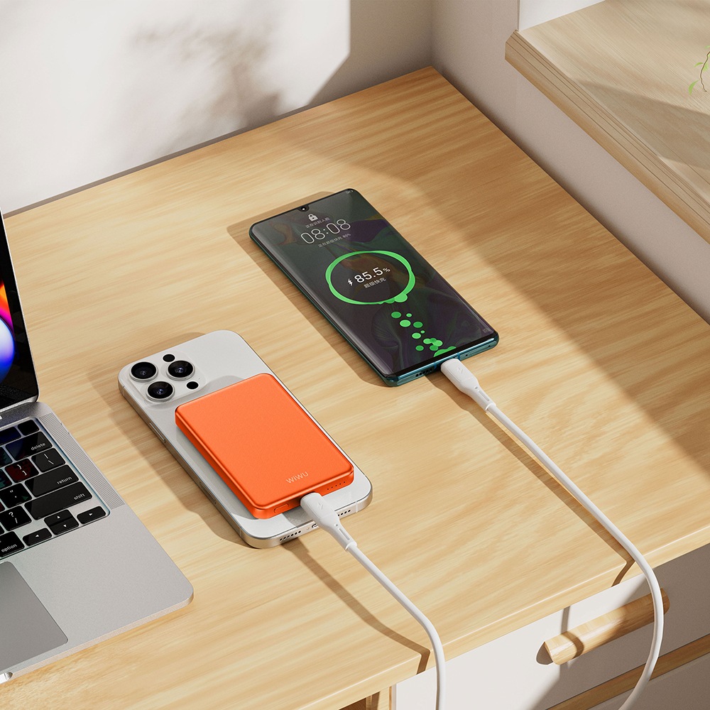 Wiwu P15 LED Işık Göstergeli Ultra İnce PD 20W Kablosuz Powerbank 5000mAh 15W - 5