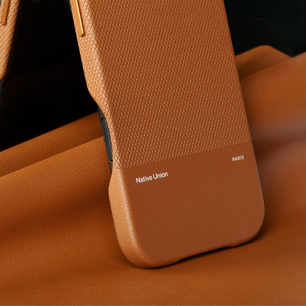 Apple iPhone 17 Pro Uyumlu Kılıf M-safe Şarj Özellikli Deri Dokulu Native Union RE Classic Serisi Kapak - 9