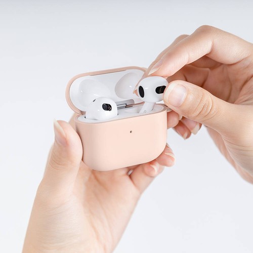 Apple Airpods 3. Nesil Uyumlu Kılıf Yumuşak Dokunuşlu Likit Silikon Tasarımlı Lisanslı Switcheasy Skin Kapak