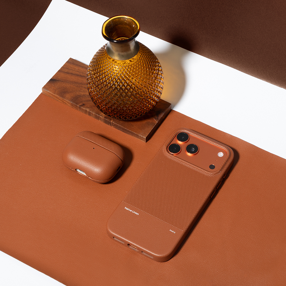 Apple iPhone 17 Pro Max Uyumlu Kılıf M-safe Şarj Özellikli Deri Dokulu Native Union RE Classic Serisi Kapak - 7