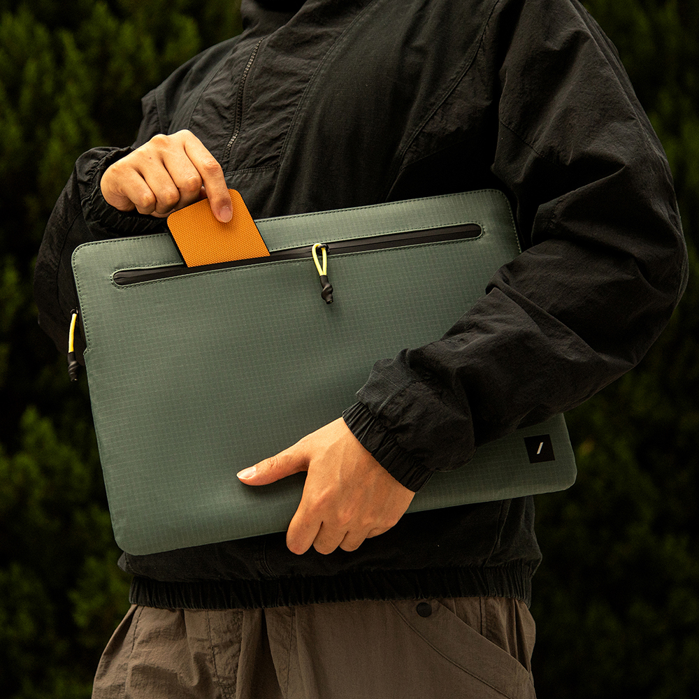 Native Uninon Ultralight Sleeve Serisi Su Geçirmez Ripstop Kumaş 15 inç Macbook Çantası - 12