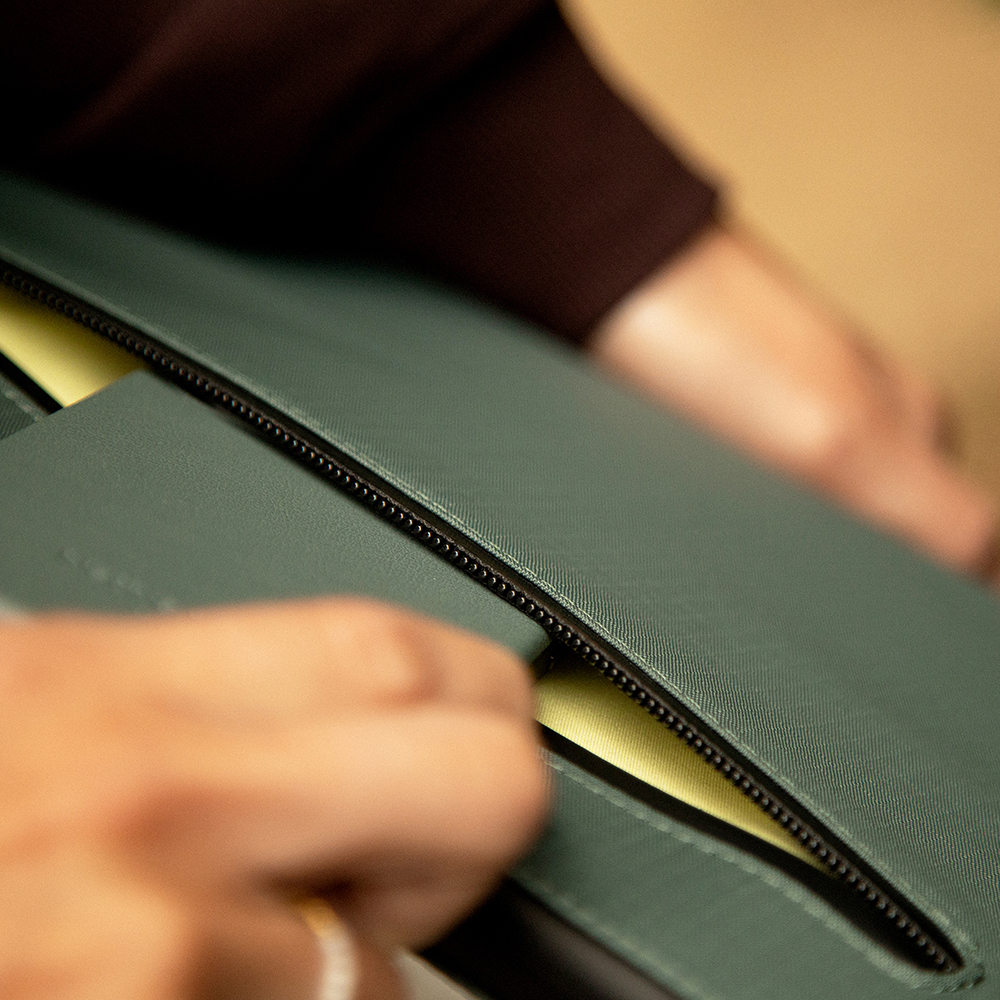 Native Uninon Ultralight Sleeve Serisi Su Geçirmez Ripstop Kumaş 15 inç Macbook Çantası - 15