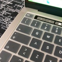 Apple Macbook 13' Pro Touch Bar A1706 Uyumlu Zore Klavye Koruyucu Transparan Buzlu Silikon Ped - 4