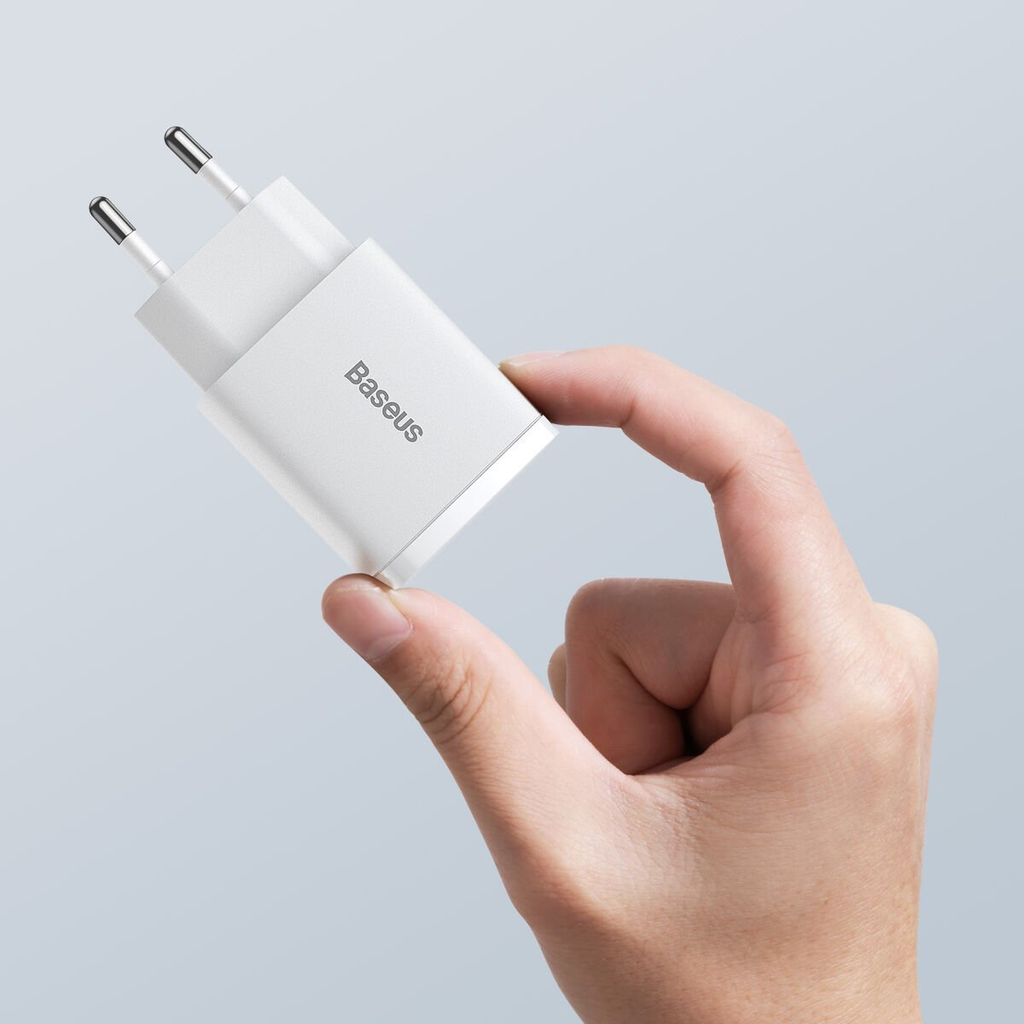 Baseus Compact 20W USB + TYPE-C Çıkışlı QC3.0 Hızlı Şarj Başlığı Şarj Aleti