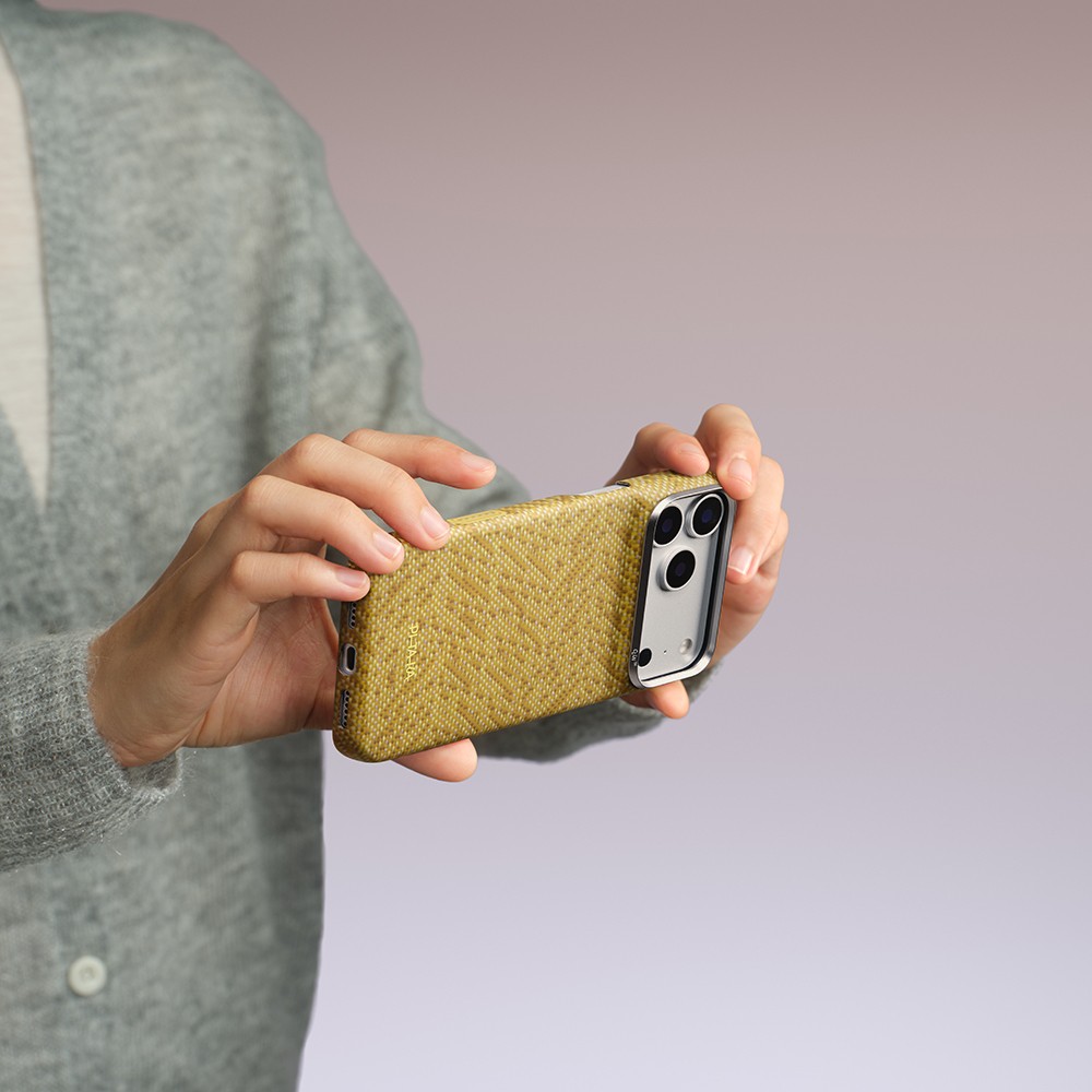 Apple iPhone 18 Pro Max Kılıf M-safe Şarj Özellikli Aramid Karbon Fiber Pitaka Wind Over Wheat Serisi Kapak - 13